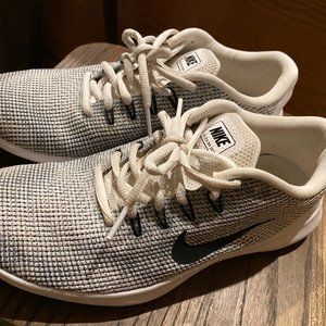 Womens' Nike 8.5